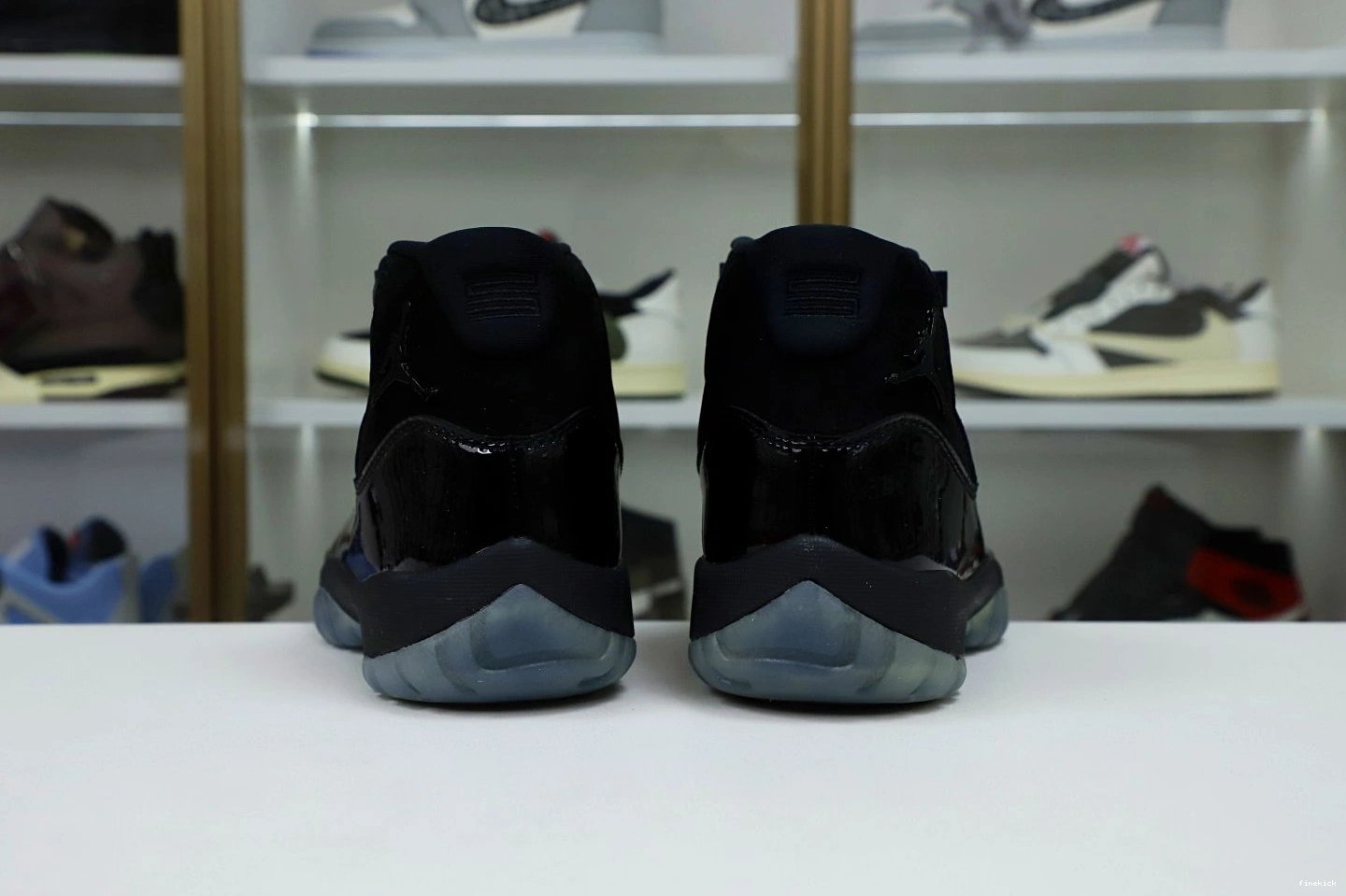 AND 'CAP RETRO 11 GOWN' AIR JORDAN 1116